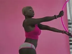 La ragazza ha giovan ...