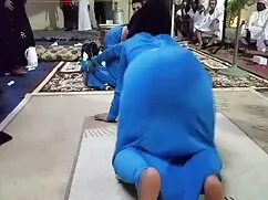 Ragazza pissing e ra ...